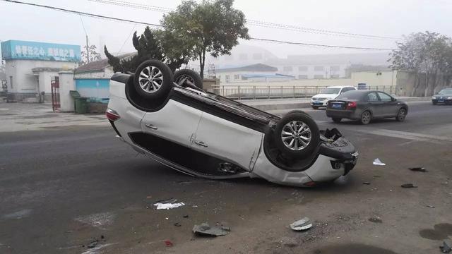 為什么說打死都不建議買SUV？SUV和轎車的差距，跑了長途你就懂了